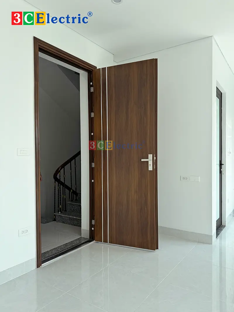 cửa chống cháy vân gỗ tại Hoài Đức