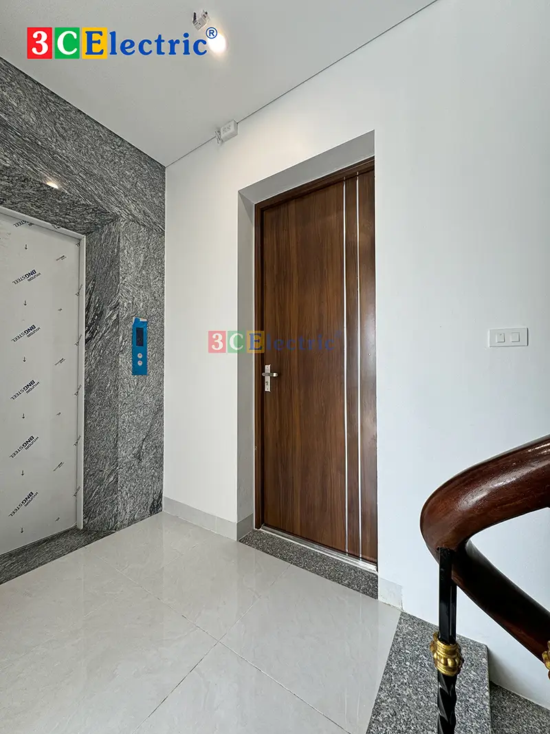 cửa thép vân gỗ chống cháy thông phòng