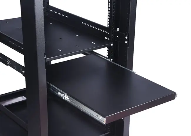 Khay tủ rack – Phụ kiện không thể thiếu trong tủ rack