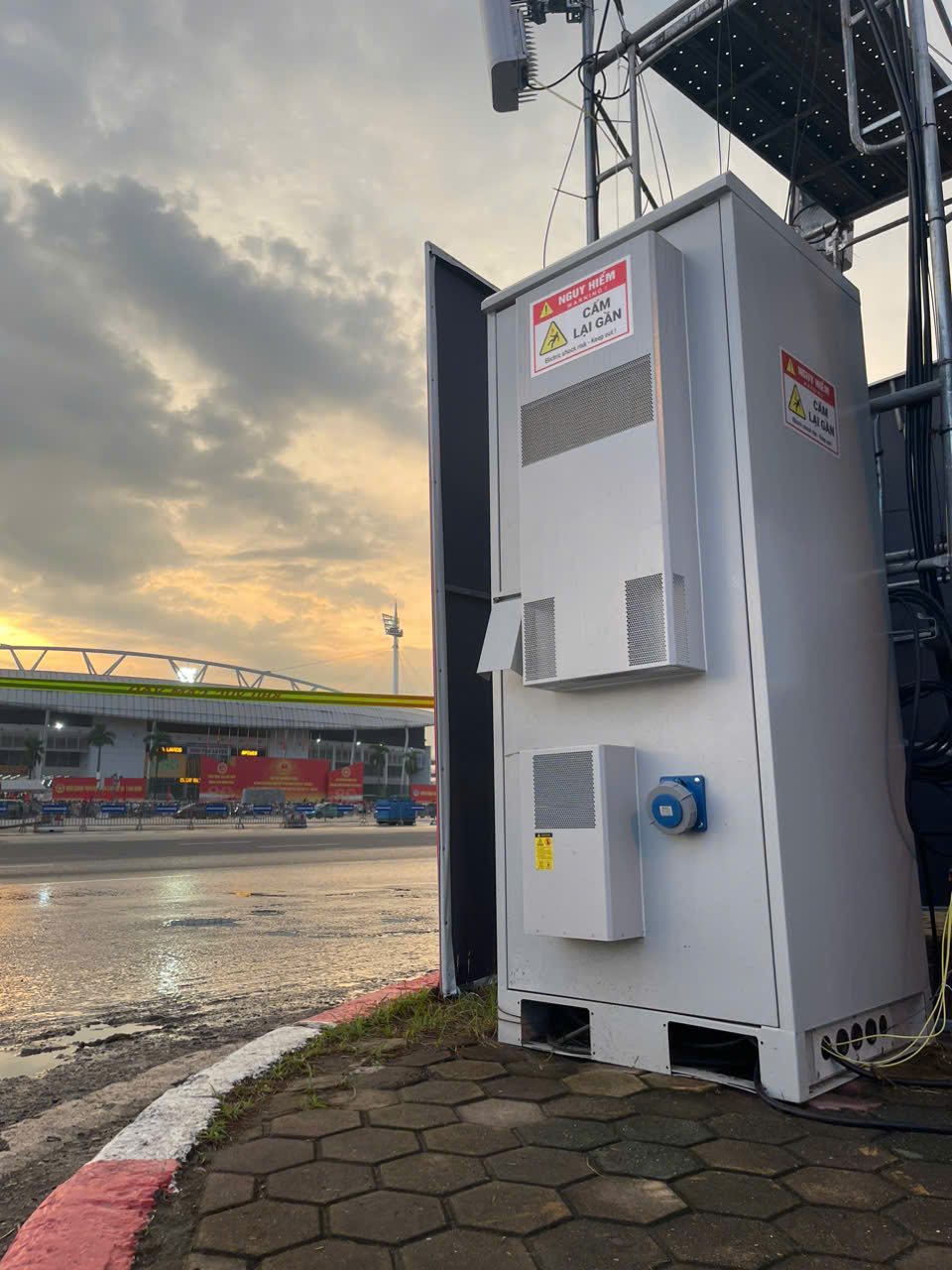 Vì sao Viettel, VNPT, Mobifone chọn BTS Outdoor của 3CElectric?