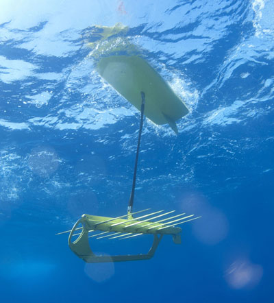 Robot chạy bằng năng lượng sóng vượt qua Thái Bình Dương