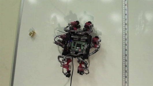 Robot thằn lằn trên vũ trụ ở tương lai