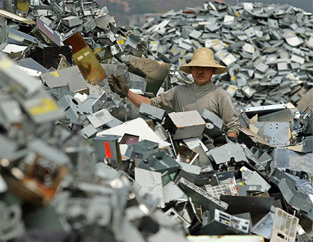 Những bãi rác thải điện tử khổng lồ