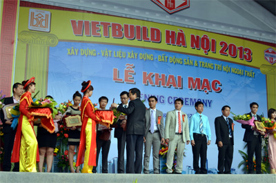 Hơn 450 doanh nghiệp tham gia Triển lãm Vietbuild Hà Nội 2013
